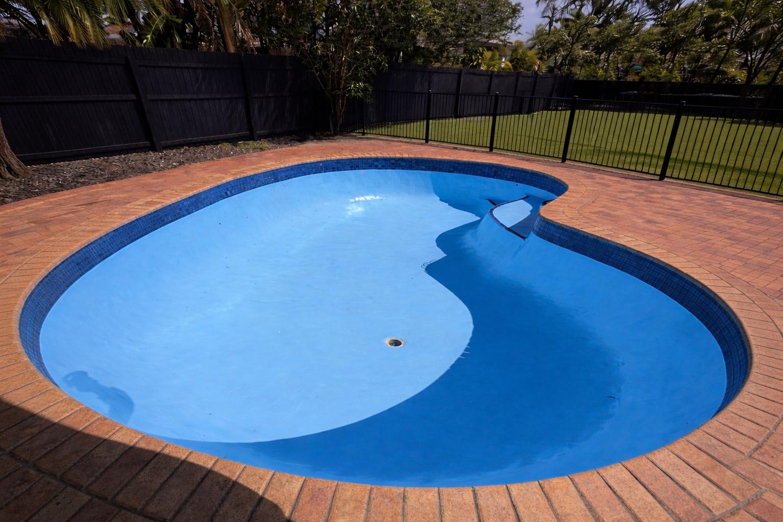 Marblesheen pool Gold Coast before resurfacing